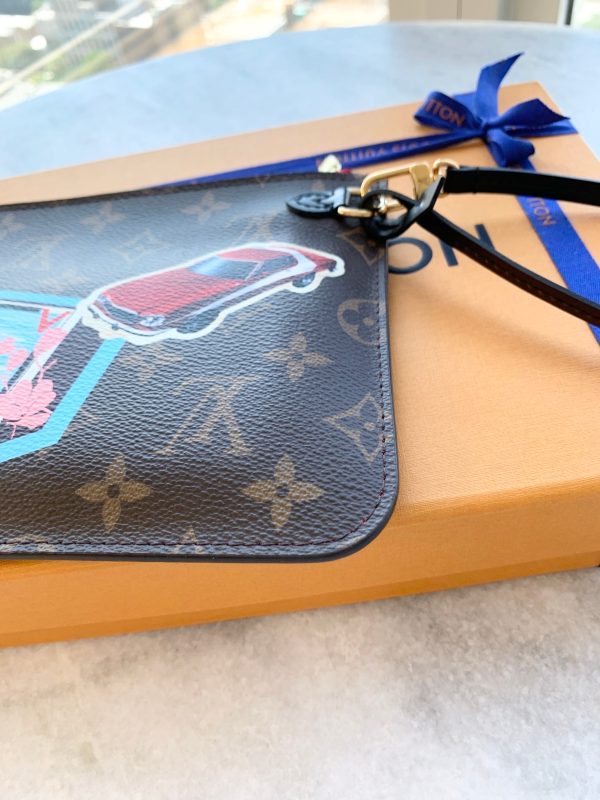 Louis Vuitton World Tour Neverfull MM Monogram Pochette Wristlet Pouch In Red Sale